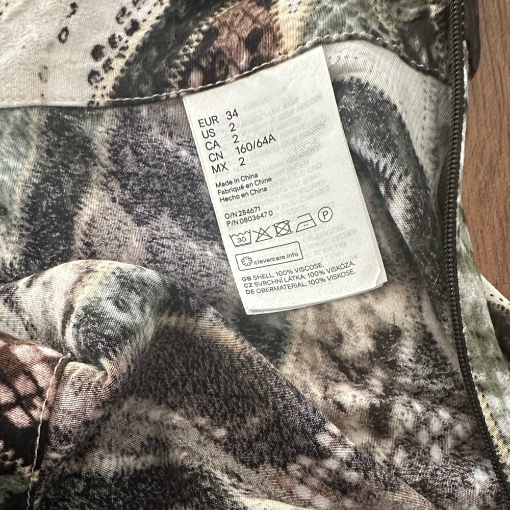 H&M A-Line Skirt with Geometric Design - Picture 12 of 13